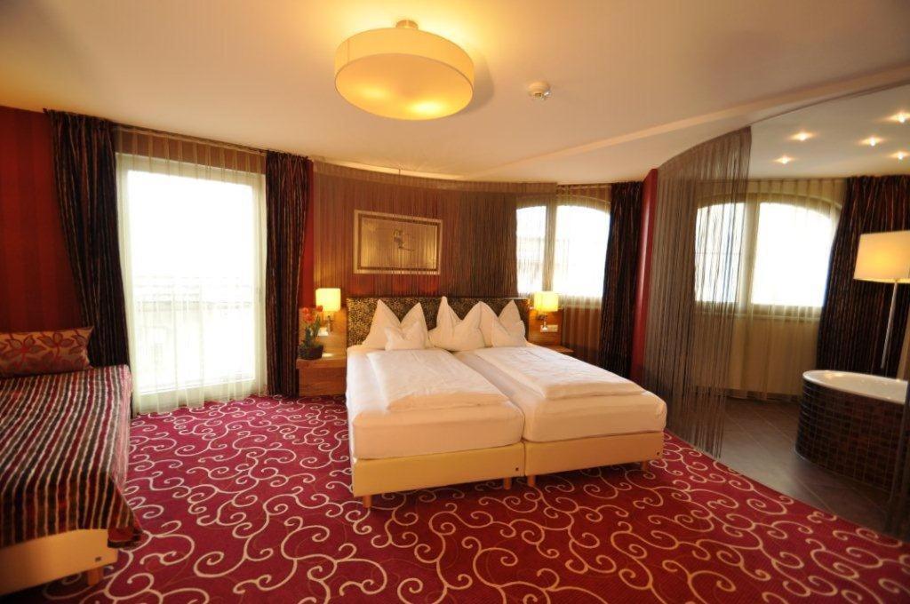 Hotel Rettenberg Kolsass エクステリア 写真