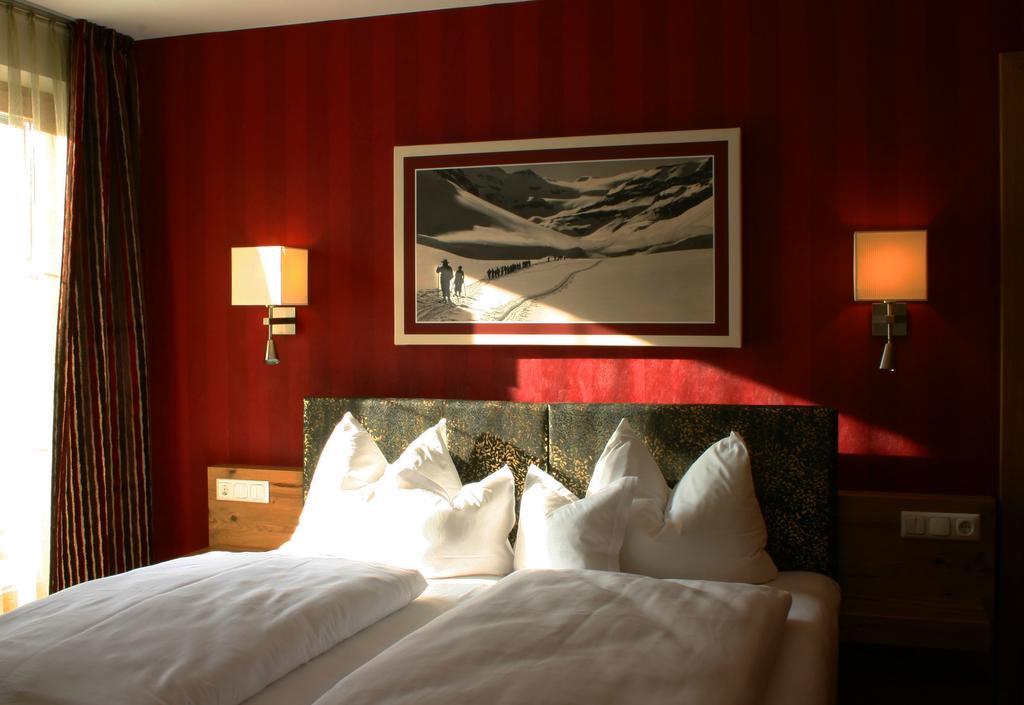 Hotel Rettenberg Kolsass エクステリア 写真
